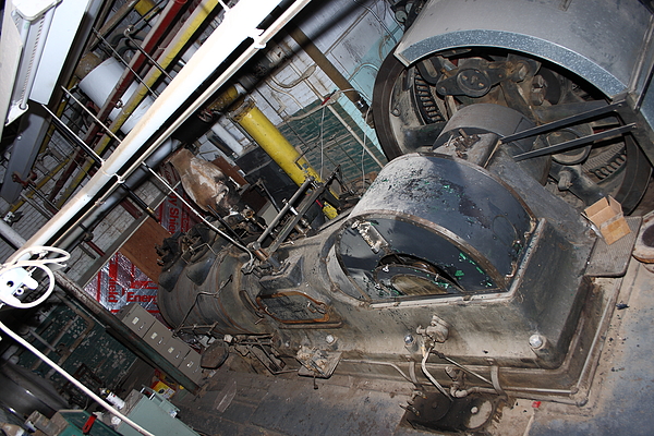 Skinner Unaflow Steam Engine at Nichols and Stone Factory in Gardner, MA